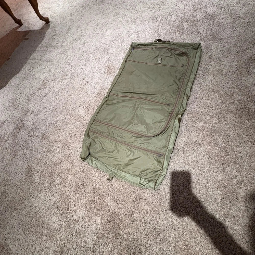 Brookfield by Hartmann Nylon Leather Trim Hanging Folding Garment Bag Travel